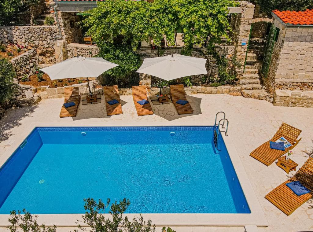 Autentična vila s panoramskim pogledom - Jesenice