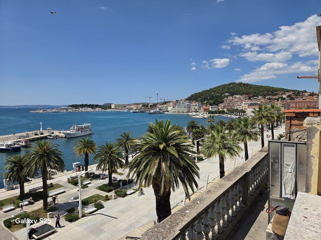 Prostor na rivi, u Dioklecijanovoj palači! Jedinstvena prilika!