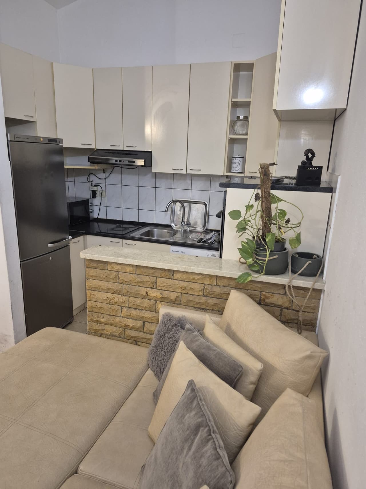 Kaštela - odličan trosoban stan, parking