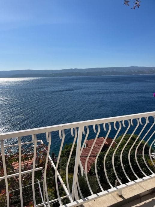 Prodaja kuće u Stanićima-otvoren pogled na more