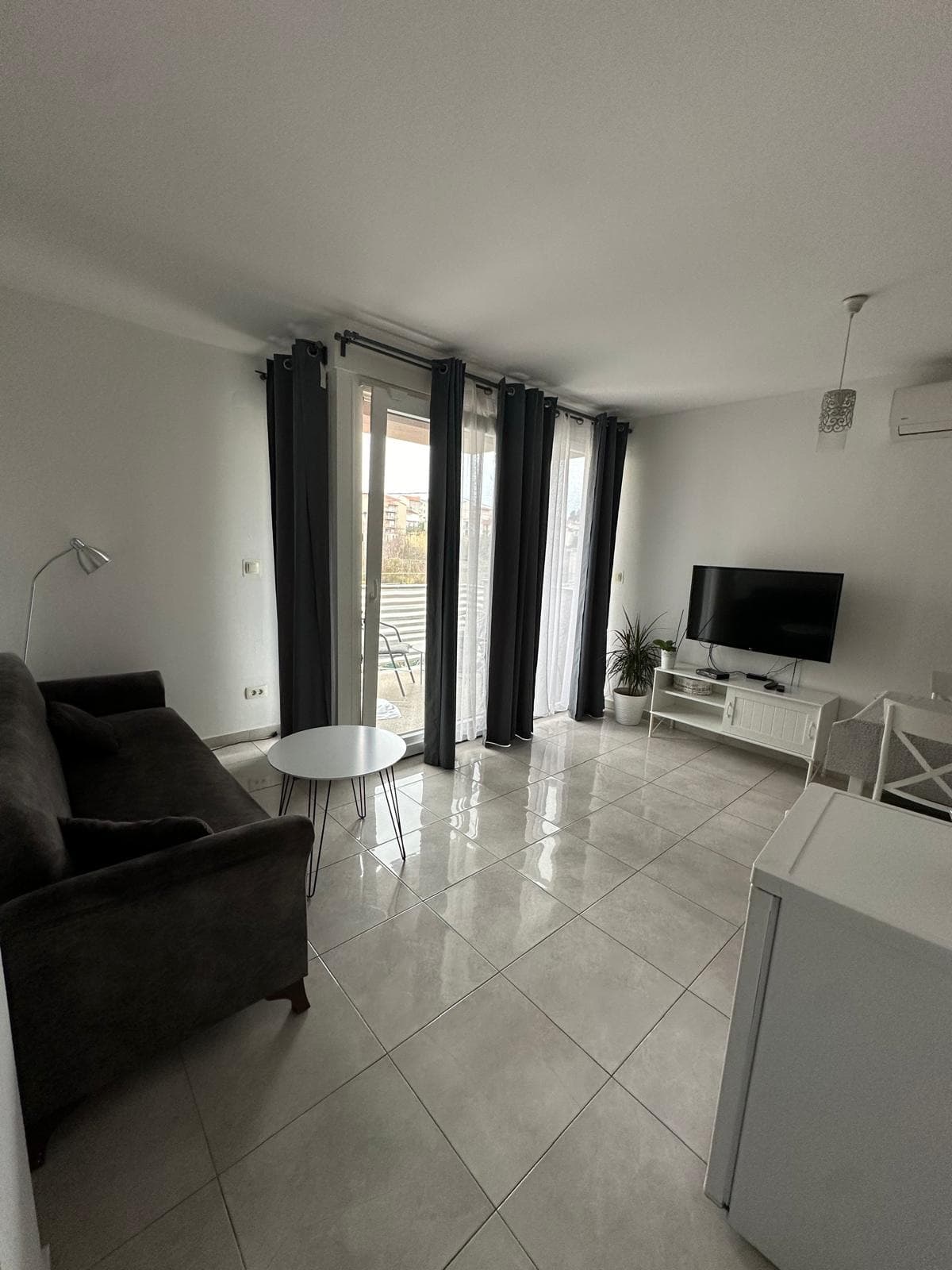 Stobreč, dvosoban stan od 01.06.2026 + parking mjesto