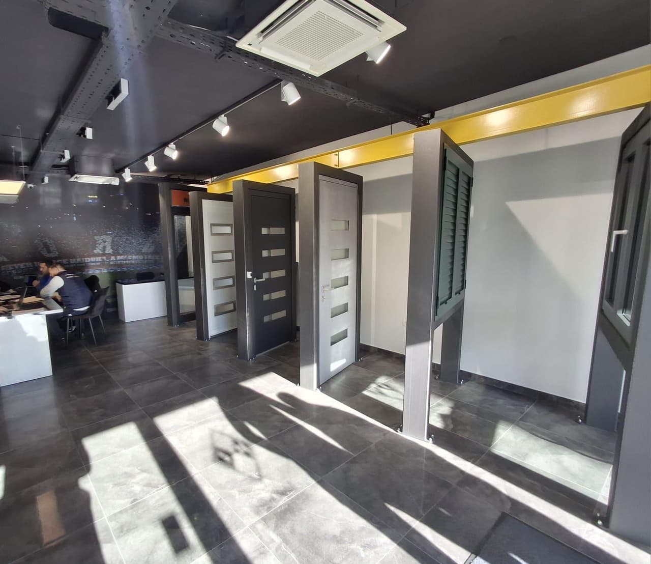 Najam poslovnog prostora za više djelatnosti,120 m2,3 GM, 2VM