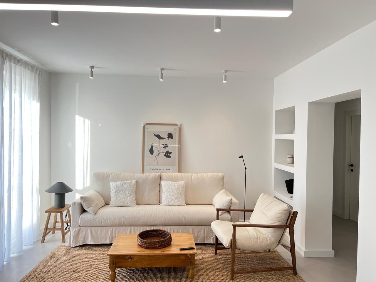 Prekrasan dizajnerski stan na Bačvicama za dugoročan najam!