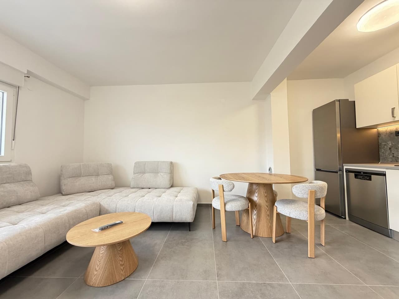 Novouređen dvosoban komforan stan za dugoročan najam PET FRIENDLY! parking, prvo useljenje