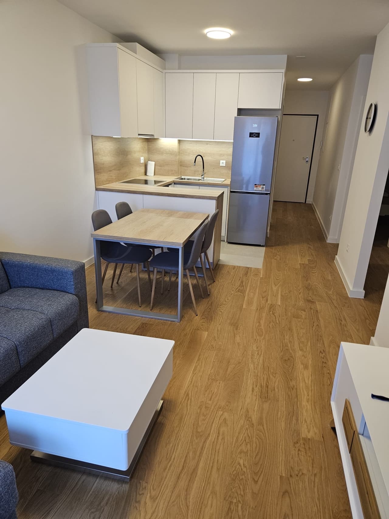 Predivan i nov dvosoban stan, najam DUGOROČNO, Visoka!