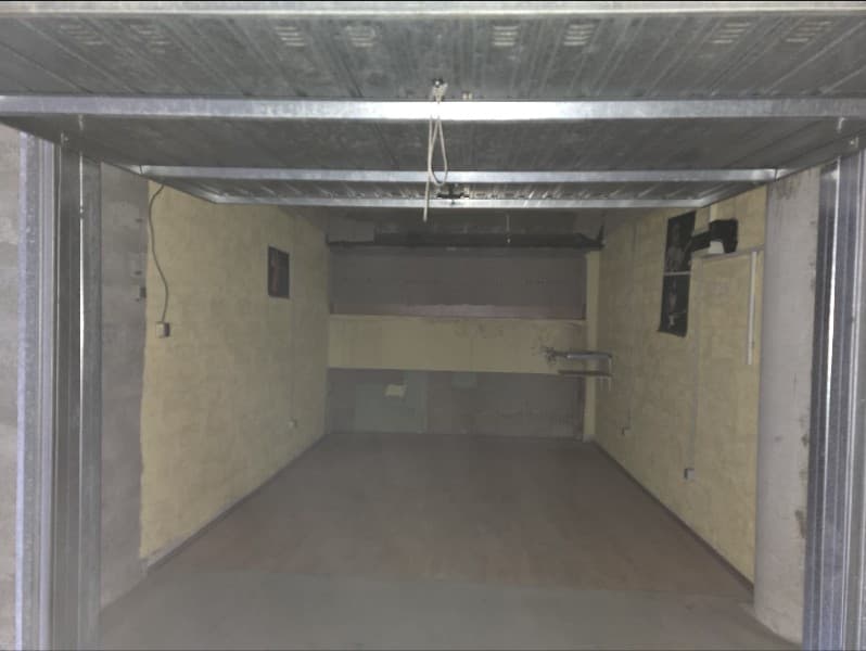 Prodaja garaža - Split, Bol