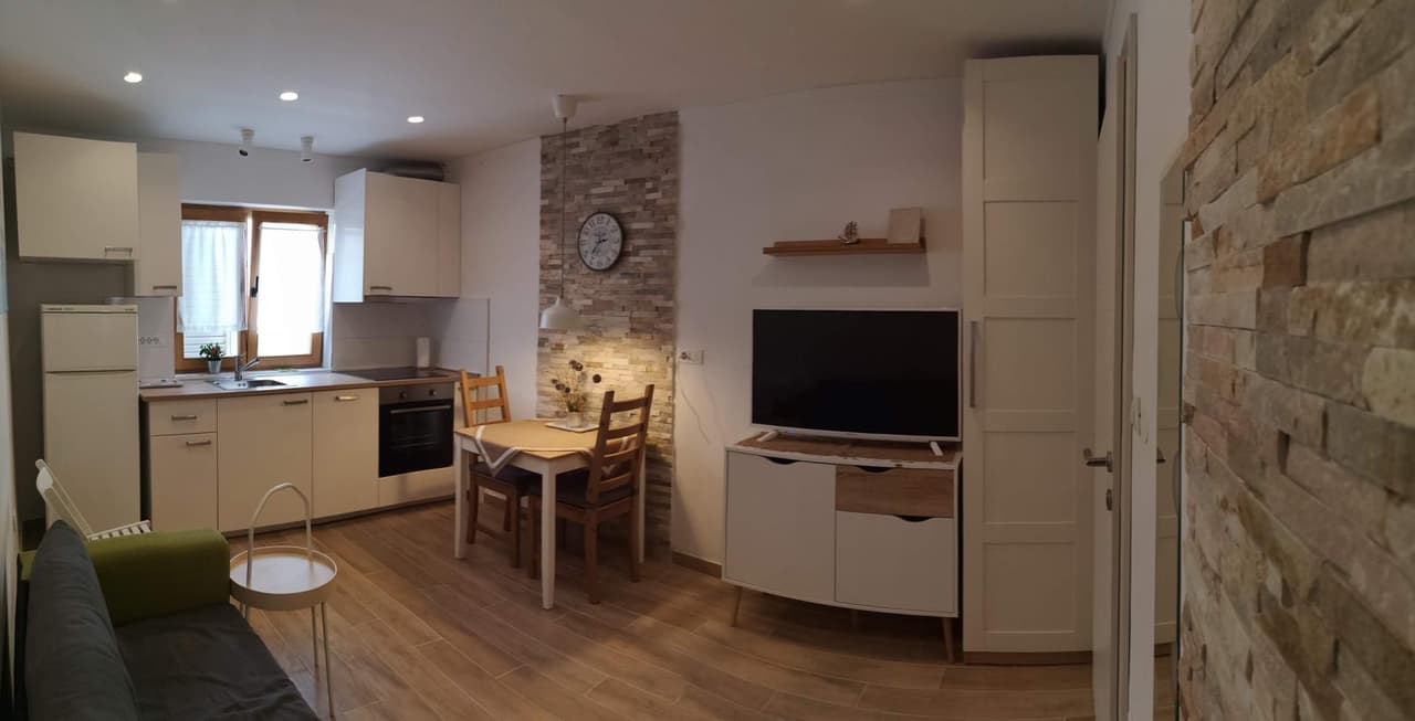 KOCUNAR, SPLIT-DUGOROČAN NAJAM JEDNOSOBAN STAN+PM