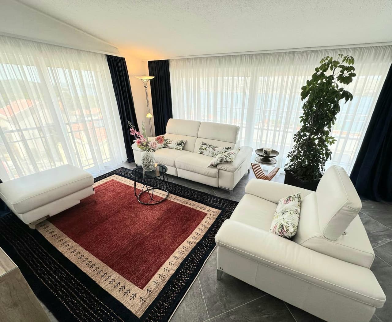 Investicijska Prilika: Vila s Apartmanima – Okrug Gornji