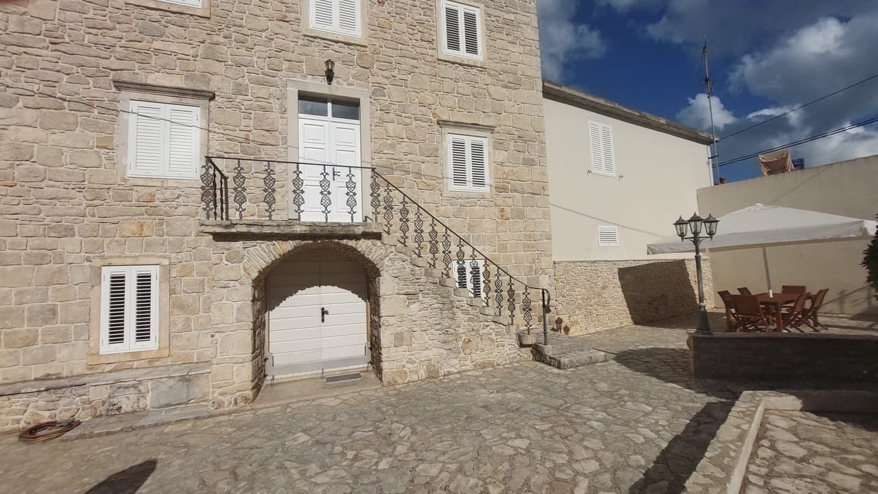 BLATO - KORČULA PREKRASNA TRADICIJSKA KUĆA + ZEMLJIŠTE