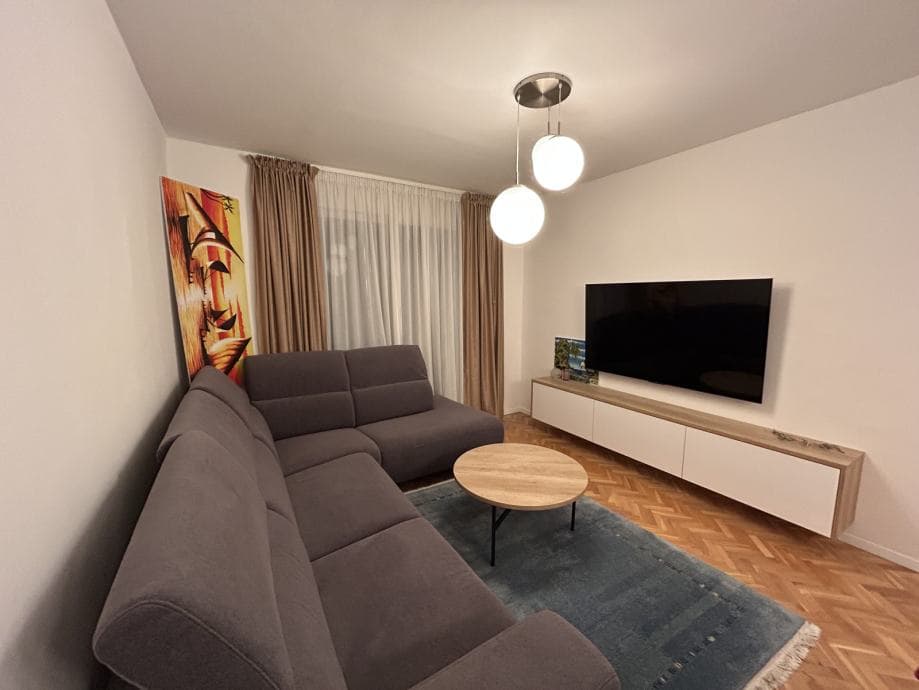 Luksuzan dvosoban stan Visoka, za dugoročan najam!