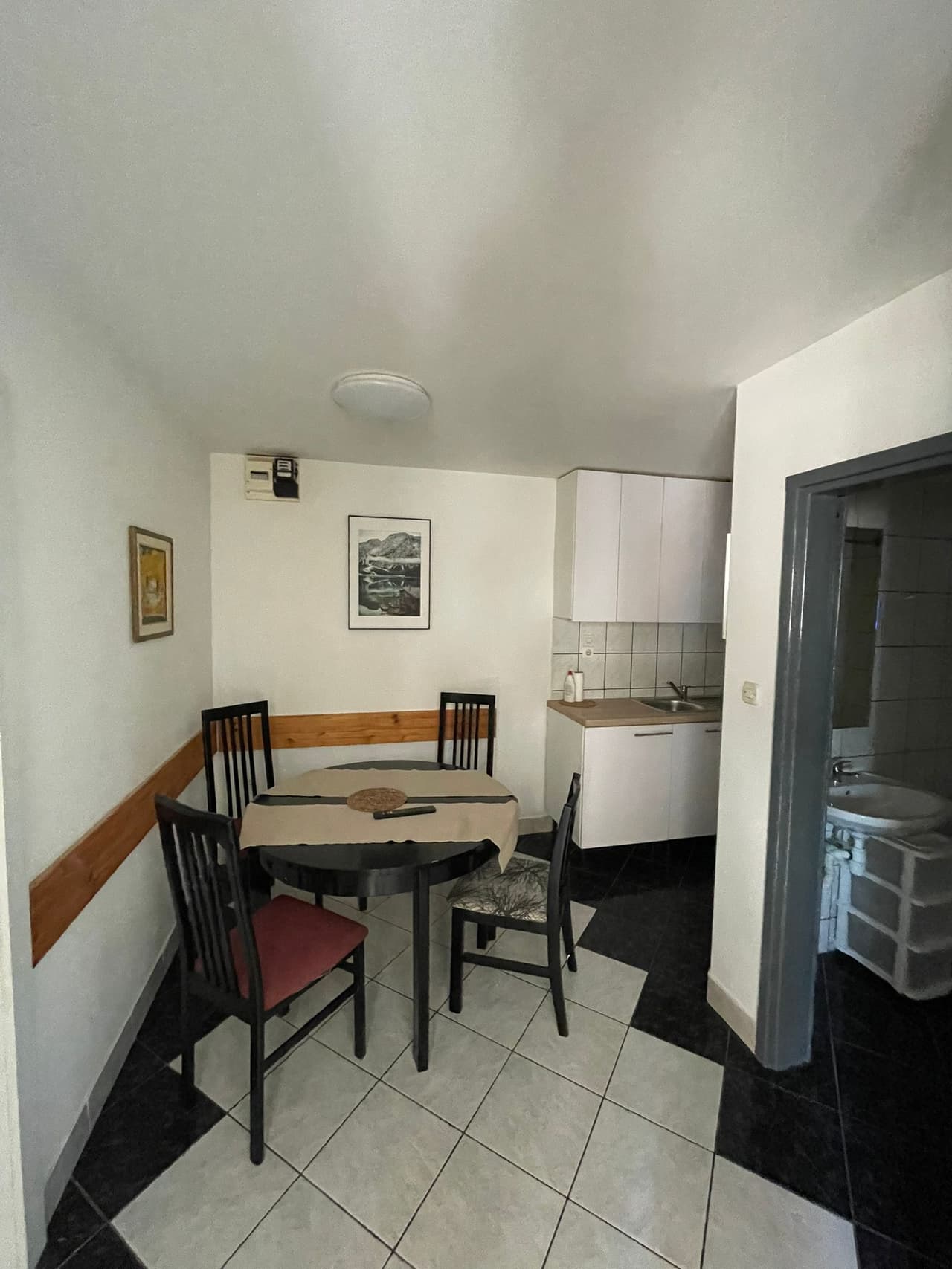 KAŠTEL SUĆURAC-DVOSOBAN STAN 50M2+PARKING-smještaj za radnike dugoročno!