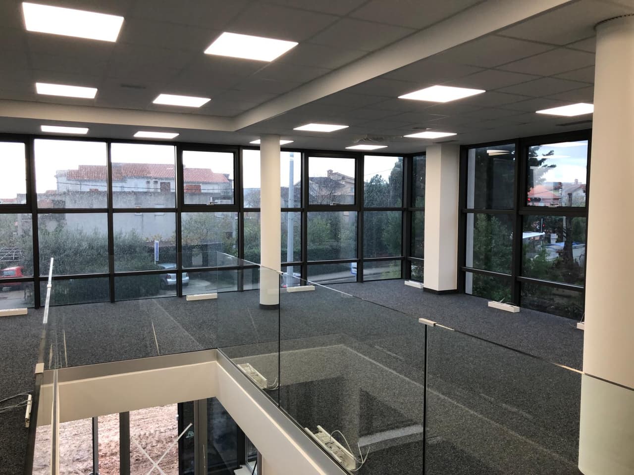 Poslovni prostor uz kaštelansku cestu! najam -250 m2