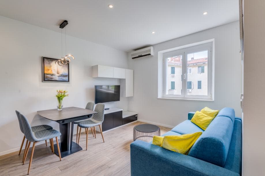 MANUŠ, SPLIT-jednosoban stan do 1.5.-najam