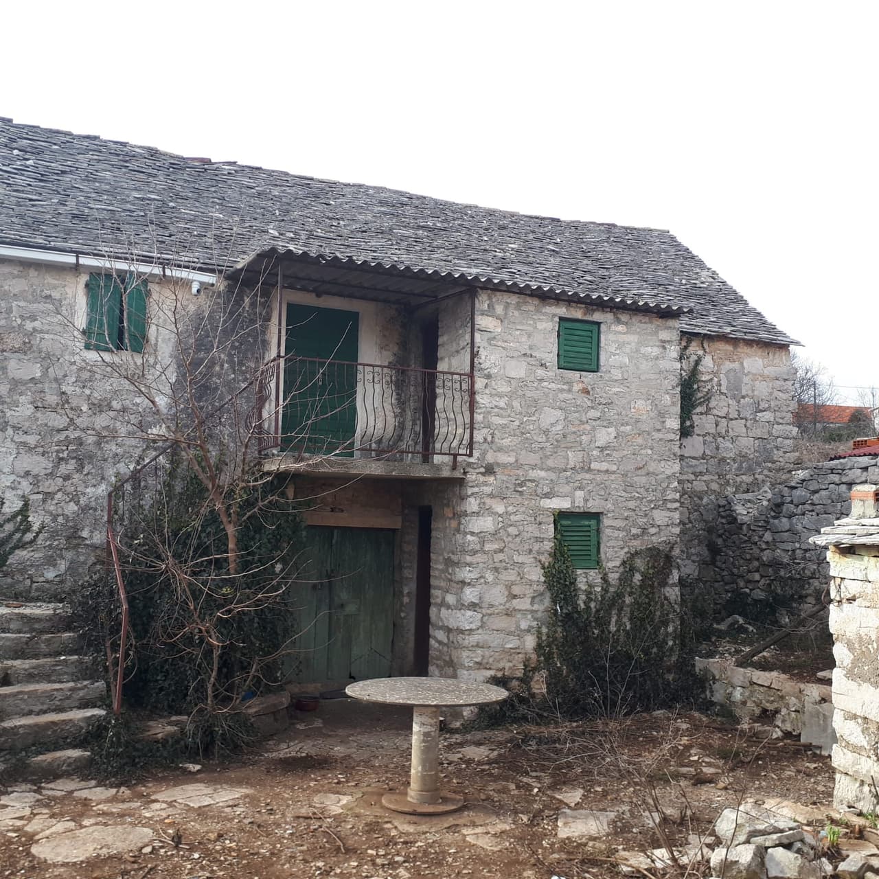 Kamena kuća za adaptaciju, Brač - Prilika!!!