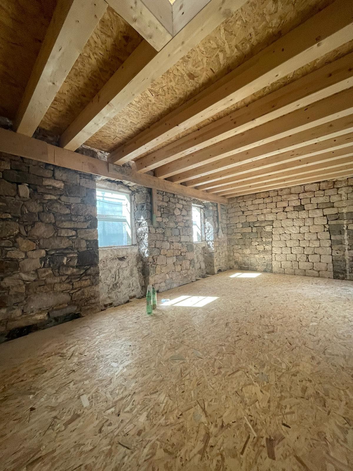 Kamena kuća s građevinskom dozvolom