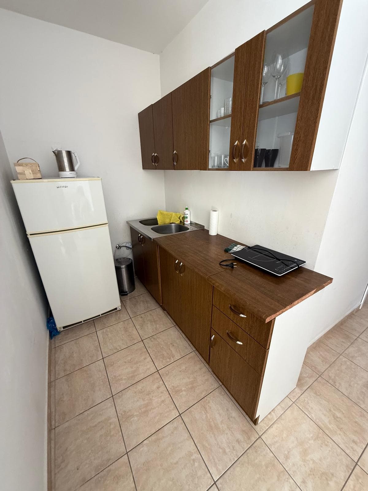 Jednosoban stan, dugoročan najam - Okrug Gornji