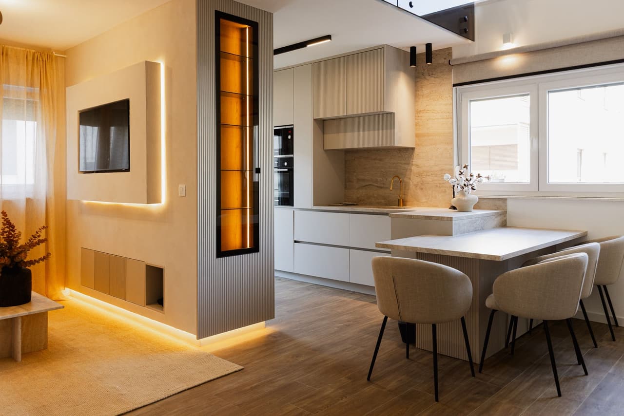 Luksuzan dvoetažan penthouse za dugoročan najam! terasa, jacuzzi, parking