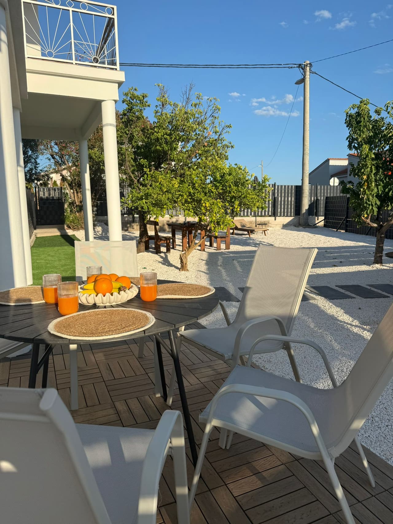 IZVRSNA PRILIKA - KAŠTEL LUKŠIĆ - PRODAJA (useljivo odmah)