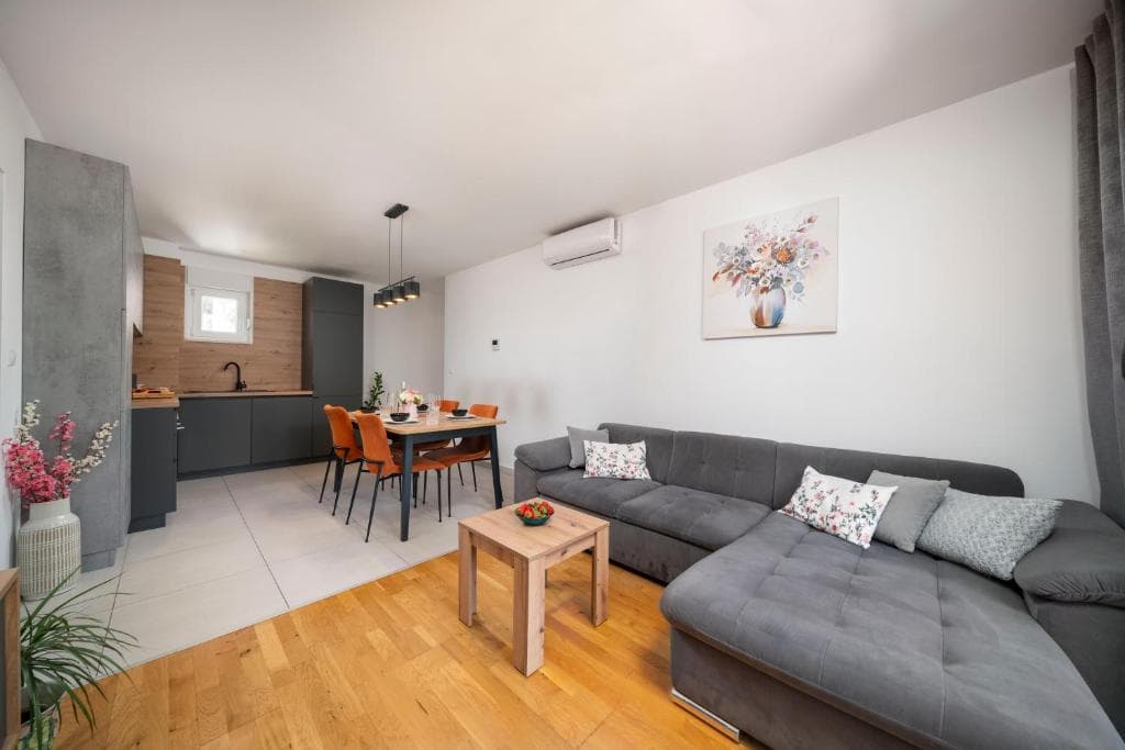 DVOSOBAN STAN S PARKING MJESTOM - STROŽANAC - DO 01.06.