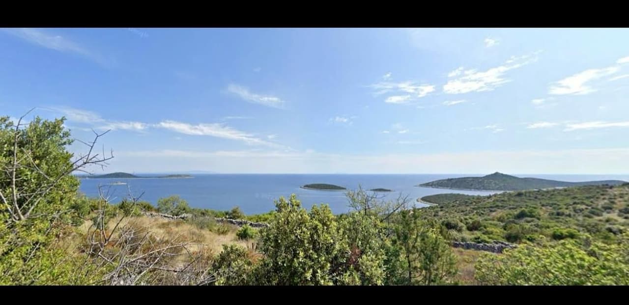 PRILIKA! Sevid građevinsko zemljište, pogled