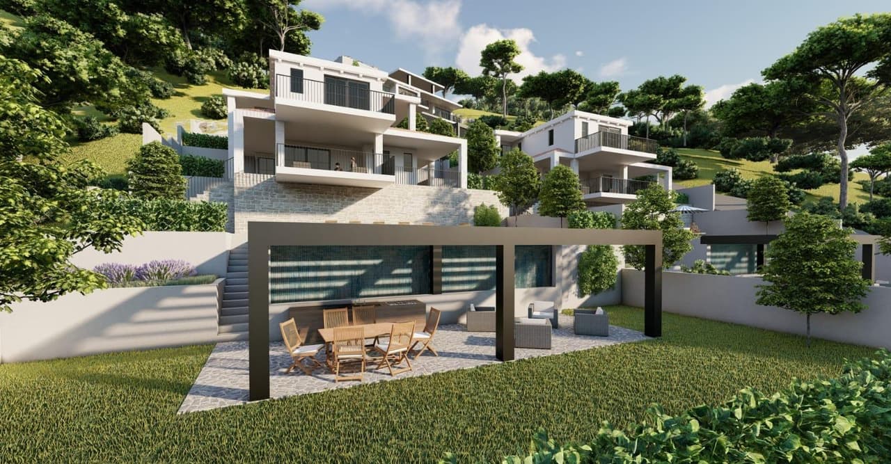 BORAK, OMIŠ-ZEMLJIŠTE 2460M2 S PROJEKTOM-POGLED NA MORE