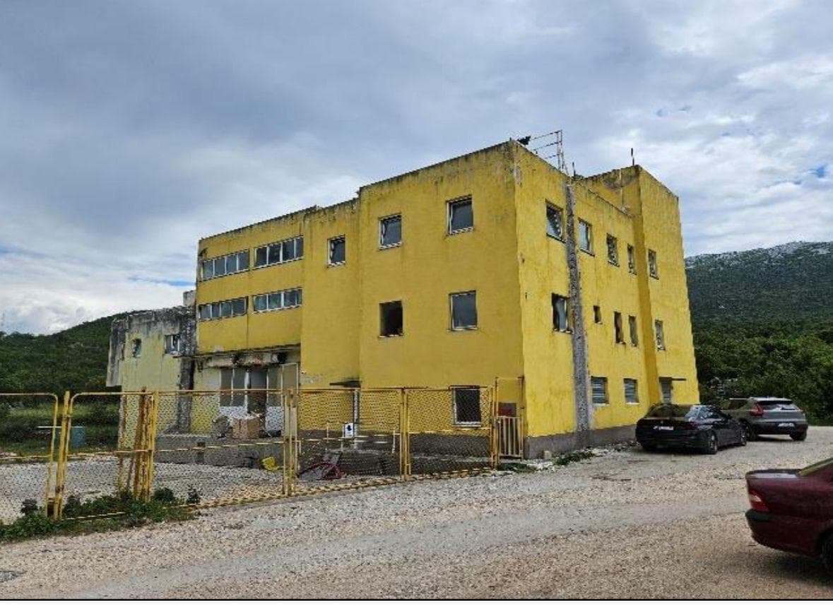 POSLOVNO-PROIZVODNI KOMPLEKS - PRISTUP ŠLEPERIMA (KLIS)
